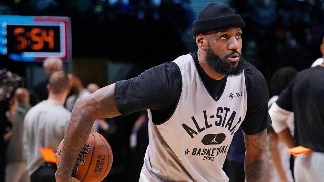 球探比分官网-詹皇猛夸雷管话里有话?湖人截止日沉默非詹眉所愿